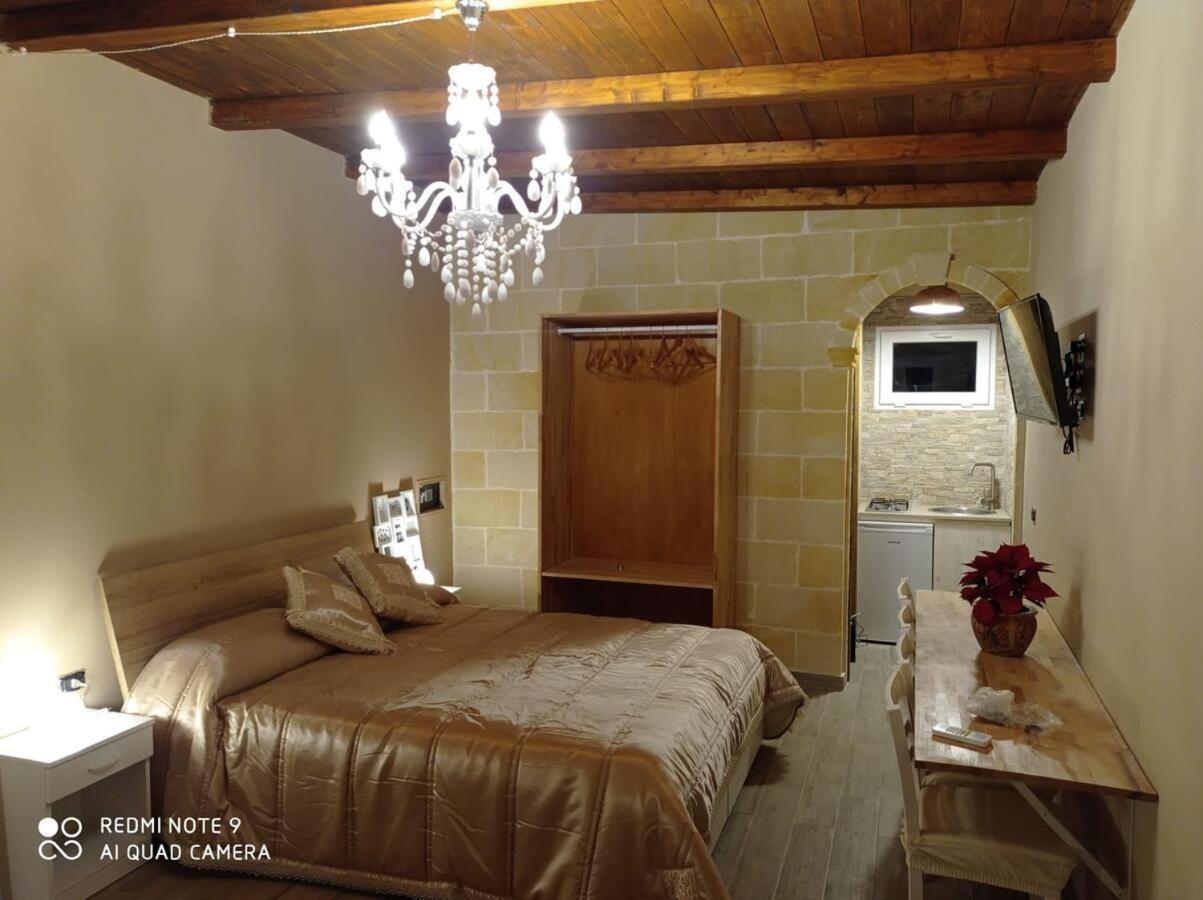 B&B Le Carrube Sava Luaran gambar